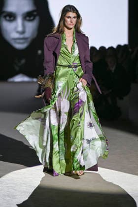 Malne - Mercedes-Benz Fashion Week Madrid - 20 Mar 2026 A model walks the runway wearing a design by Malne during the Mercedes-Benz Fashion Week de Madrid in IFEMA. Madrid Spain Copyright: xAtilanoxGarciax xSOPAxImagesx photos09822