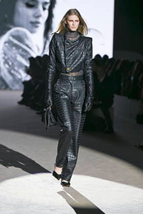 Malne - Mercedes-Benz Fashion Week Madrid - 20 Mar 2026 A model walks the runway wearing a design by Malne during the Mercedes-Benz Fashion Week de Madrid in IFEMA. Madrid Spain Copyright: xAtilanoxGarciax xSOPAxImagesx photos09803
