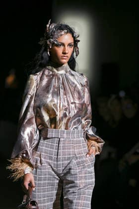 Malne - Mercedes-Benz Fashion Week Madrid - 20 Mar 2026 A model walks the runway wearing a design by Malne during the Mercedes-Benz Fashion Week de Madrid in IFEMA. Madrid Spain Copyright: xAtilanoxGarciax xSOPAxImagesx photos09821