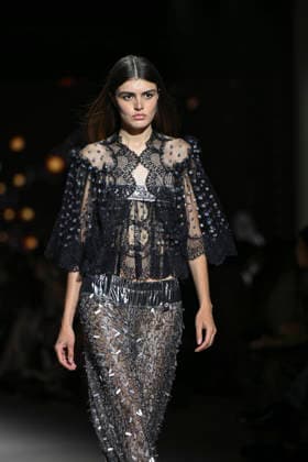 Custo - Mercedes-Benz Fashion Week Madrid - 20 Mar 2026 A model walks the runway wearing a design by Custo during the Mercedes-Benz Fashion Week de Madrid in IFEMA. Madrid Spain Copyright: xAtilanoxGarciax xSOPAxImagesx photos09731