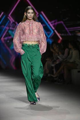Custo - Mercedes-Benz Fashion Week Madrid - 20 Mar 2026 A model walks the runway wearing a design by Custo during the Mercedes-Benz Fashion Week de Madrid in IFEMA. Madrid Spain Copyright: xAtilanoxGarciax xSOPAxImagesx photos09737