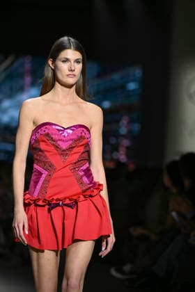 Custo - Mercedes-Benz Fashion Week Madrid - 20 Mar 2026 A model walks the runway wearing a design by Custo during the Mercedes-Benz Fashion Week de Madrid in IFEMA. Madrid Spain Copyright: xAtilanoxGarciax xSOPAxImagesx photos09705