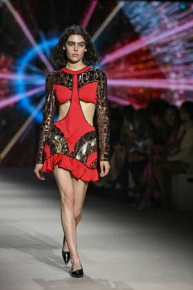 Custo - Mercedes-Benz Fashion Week Madrid - 20 Mar 2026 A model walks the runway wearing a design by Custo during the Mercedes-Benz Fashion Week de Madrid in IFEMA. Madrid Spain Copyright: xAtilanoxGarciax xSOPAxImagesx photos09706