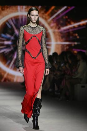 Custo - Mercedes-Benz Fashion Week Madrid - 20 Mar 2026 A model walks the runway wearing a design by Custo during the Mercedes-Benz Fashion Week de Madrid in IFEMA. Madrid Spain Copyright: xAtilanoxGarciax xSOPAxImagesx photos09708