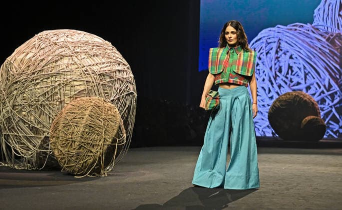 Lakme Fashion Week day 2 in Mumbai - 20 Mar 2026 Bollywood actress Radhika Madan wearing a creation by NIF Global student walks on the ramp on the second day of Lakme Fashion Week (LFW) in Mumbai. Mumbai India Copyright: xAshishxVaishnavx xSOPAxImagesx AVaishnav_Lakme Fashion Week day 2 in Mumbai (18)