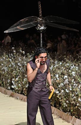 Lakme Fashion Week day 2 in Mumbai - 20 Mar 2026 Internet personality and social activist Orhan Awatramani poses for a photo as he arrives to watch designer Rahul Mishra s show at the Lakme Fashion Week (LFW) in Mumbai. Mumbai India Copyright: xAshishxVaishnavx xSOPAxImagesx AVaishnav_Lakme Fashion Week day 2 in Mumbai (27)
