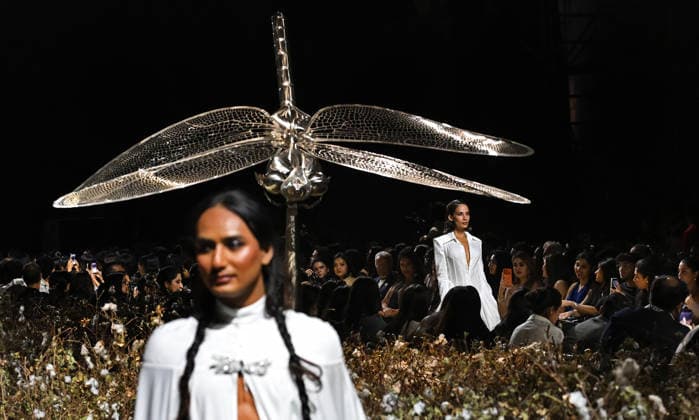 Lakme Fashion Week day 2 in Mumbai - 20 Mar 2026 A model (R) wearing designer Rahul Mishra s creation walks the ramp on the second day of Lakme Fashion Week (LFW) in Mumbai. Mumbai India Copyright: xAshishxVaishnavx xSOPAxImagesx AVaishnav_Lakme Fashion Week day 2 in Mumbai (31)