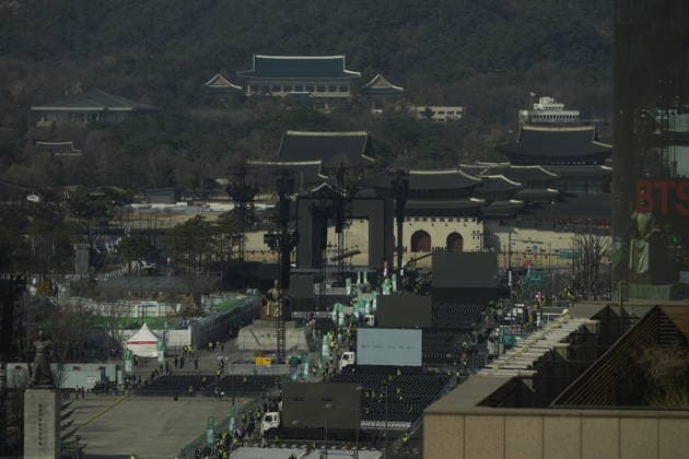 March 21, 2026: Fans fill Gwanghwamun Square on Saturday, March 21, 2026, ahead of the K-pop boy band BTS and their comeback concert in Seoul, South Korea. - ZUMAh163 20260321_znp_h163_002 Copyright: xJintakxHanx