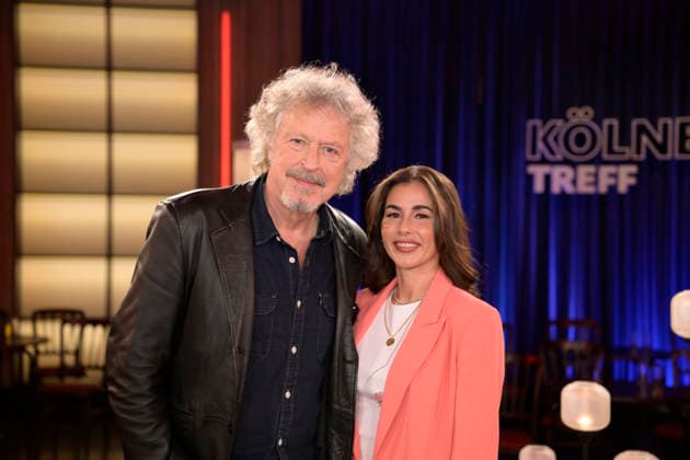 v Left Wolfgang Niedecken, singer, Sarah Engels, singer and entertainer, portraits, portraits, portraits, group photo as a guest in the program ,,Koelner Treff,, on WDR television, 20 03 2026 Ã