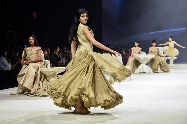 Models showcase Khadi India Presents Navdhara at Lakme Fashion Week FDCI in Mumbai Mumbai, Mar 21 (ANI): Models walk the ramp showcasing Khadi India Presents Navdhara featuring collections by Samant Chauhan, Pawan Sachdeva, Shruti Sancheti and CoEK during Lakme Fashion Week FDCI at Jio Convention Centre, BKC, in Mumbai on Friday. Mumbai Maharashtra India Copyright: xANIx ANI_20260321004