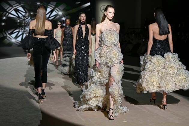 Hannibal Laguna - Mercedes-Benz Fashion Week Madrid in Madrid, Spain - 20 Mar 2026 Models walk the runway wearing a design by Hannibal Laguna during Mercedes-Benz Fashion Week de Madrid in IFEMA. Madrid Spain Copyright: xAtilanoxGarciax xSOPAxImagesx photos09693