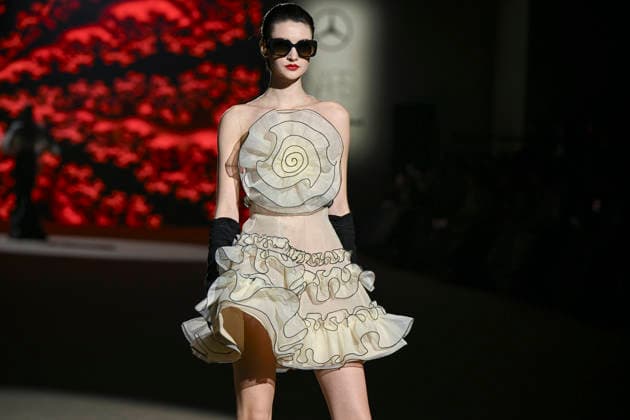 Hannibal Laguna - Mercedes-Benz Fashion Week Madrid in Madrid, Spain - 20 Mar 2026 A model walks the runway wearing a design by Hannibal Laguna during Mercedes-Benz Fashion Week de Madrid in IFEMA. Madrid Spain Copyright: xAtilanoxGarciax xSOPAxImagesx photos09665