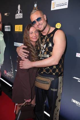 Eric Sindermann with girlfriend Chayenne at the ERIC SINDERMANN IKONE FASHION SHOW at the Hofbräu Wirtshaus in Berlin on 20 03 2026