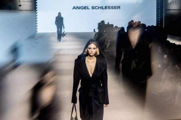 Angel Schlessers fashion show at Mercedes Benz Fashion Week A model during an Angel Schlessers fashion show on the occasion of the Mercedes Benz Fashion Week, March 21, 2026, in Madrid Spain Angel Schlessers fashion show is part of the Mercedes Benz Fashion Week Madrid, the main Spanish fashion show organized by IFEMA, which brings together established firms and new talents The brand, historical hallmark of Spanish fashion, stands out for its minimalism and refined tailoring MARCH 21, 2026 FASHION Madrid Madrid Madrid Spain  Copyright: xRicardoxRubiox 7384509