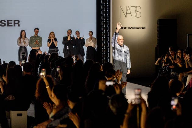 Angel Schlessers fashion show at Mercedes Benz Fashion Week The designer Angel Schlesser during his fashion show on the occasion of the Mercedes Benz Fashion Week, on March 21, 2026, in Madrid Spain Angel Schlessers fashion show is part of the Mercedes Benz Fashion Week Madrid, the main Spanish fashion show organized by IFEMA, which brings together established firms and new talents The brand, a historic hallmark of Spanish fashion, stands out for its minimalism and refined tailoring 21 MARCH 2026 FASHION Madrid Madrid Spain  Copyright: xRicardoxRubiox 7384514