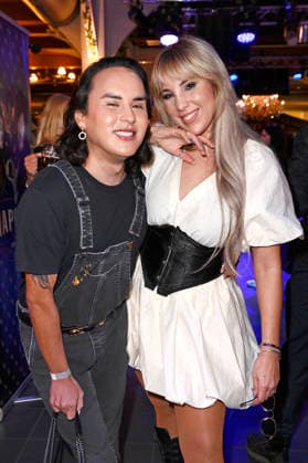 Jeldos Stecker and Annemarie Eilfeld at the Dr Sindsen Fashion Show Icon at Hofbräu Wirtshaus Berlin Berlin, 20 03 2026 Foto:xN.xKubelkax xFuturexImagex sindsen_6307