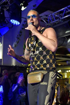 Eric Sindermann at the Dr Sindsen Fashion Show Icon at Hofbräu Wirtshaus Berlin Berlin, 20 03 2026 Foto:xN.xKubelkax xFuturexImagex sindsen_6317