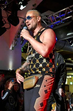 Eric Sindermann at the Dr Sindsen Fashion Show Icon at Hofbräu Wirtshaus Berlin Berlin, 20 03 2026 Foto:xN.xKubelkax xFuturexImagex sindsen_6318