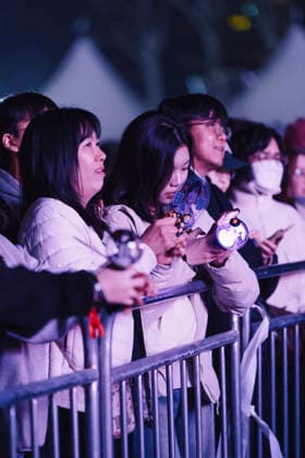 March 21, 2026, Seoul, Seoul, South Korea: Fans without tickets for the BTS Ã¢â‚¬oeThe Comeback Live ArirangÃ¢â‚¬Â concert gather around City hall. Seoul South Korea - ZUMAm346 20260321_znp_m346_004 Copyright: xSuhxJeenxMoonx