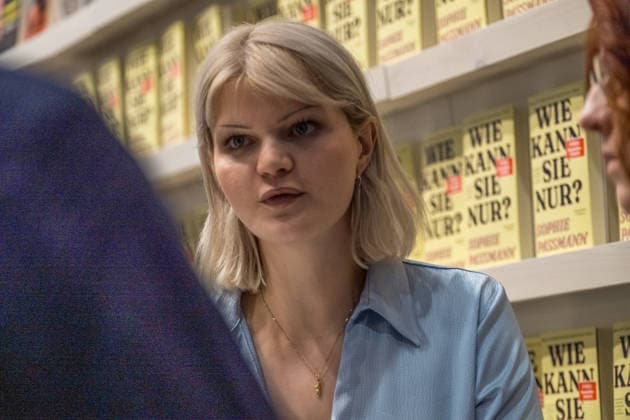 Third day of the Leipzig Book Fair 2026 Crowds, long queues and long waiting times dominate the scene Author and presenter Sophie Passmann Leipzig Book Fair 2026 Day 3