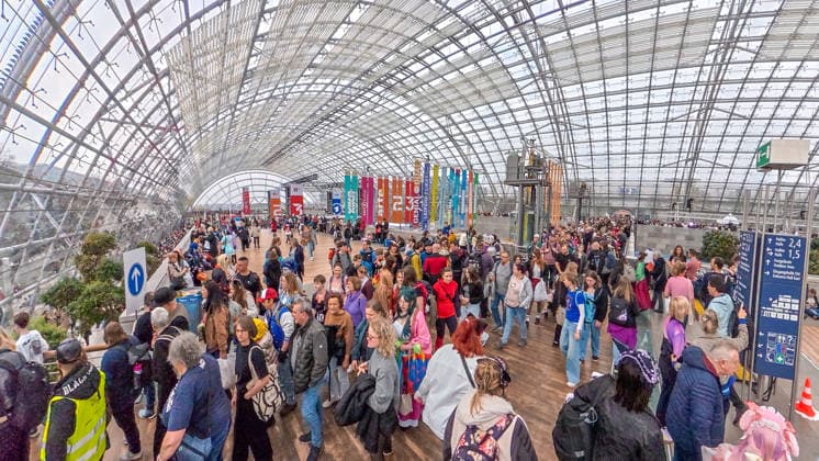Crowds on the third day of the Leipzig Book Fair 2026 Long queues, long waiting times and full exhibition halls set the scene Leipzig Book Fair 2026 Day 3