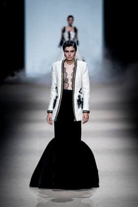 Yolancris fashion show at the Mercedes Benz Fashion Week A model during a Yolancris fashion show on the occasion of the Mercedes Benz Fashion Week, March 21, 2026, in Madrid Spain Yolancris is a firm specializing in bridal and handcrafted haute couture Its fashion show is part of the Mercedes Benz Fashion Week Madrid, the main Spanish fashion show organized by IFEMA, which brings together established firms and new talent MARCH 21, 2026 FASHION MODEL MODEL SHOWS MODEL SHOW MBFW A Pé Madrid Madrid Madrid Spain  Copyright: xA.xPÃ rezxMecax 7385616