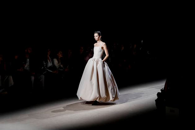 Yolancris fashion show at the Mercedes Benz Fashion Week A model during a Yolancris fashion show on the occasion of the Mercedes Benz Fashion Week, March 21, 2026, in Madrid Spain Yolancris is a firm specializing in bridal and handcrafted haute couture Its fashion show is part of the Mercedes Benz Fashion Week Madrid, the main Spanish fashion show organized by IFEMA, which brings together established firms and new talent MARCH 21, 2026 FASHION MODEL MODEL SHOWS MODEL SHOW MBFW A Pé Madrid Madrid Madrid Spain  Copyright: xA.xPÃ rezxMecax 7385619