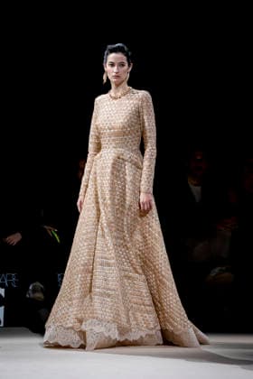 Yolancris fashion show at the Mercedes Benz Fashion Week A model during a Yolancris fashion show on the occasion of the Mercedes Benz Fashion Week, March 21, 2026, in Madrid Spain Yolancris is a firm specializing in bridal and handcrafted haute couture Its fashion show is part of the Mercedes Benz Fashion Week Madrid, the main Spanish fashion show organized by IFEMA, which brings together established firms and new talent MARCH 21, 2026 FASHION MODEL MODEL SHOWS MODEL SHOW MBFW A Pé Madrid Madrid Madrid Spain  Copyright: xA.xPÃ rezxMecax 7385623