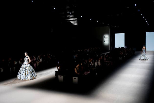 Yolancris fashion show at the Mercedes Benz Fashion Week A model during a Yolancris fashion show on the occasion of the Mercedes Benz Fashion Week, March 21, 2026, in Madrid Spain Yolancris is a firm specializing in bridal and handcrafted haute couture Its fashion show is part of the Mercedes Benz Fashion Week Madrid, the main Spanish fashion show organized by IFEMA, which brings together established firms and new talent MARCH 21, 2026 FASHION MODEL MODEL SHOWS MODEL SHOW MBFW A Pé Madrid Madrid Madrid Spain  Copyright: xA.xPÃ rezxMecax 7385631