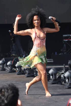 Agnes Nunes will perform at Lollapalooza Brazil 2026 in Sao Paulo. Sao Paulo (SP), March 21, 2026 Lollapalooza Brazil Show Agnes Nunes Singer and songwriter Agnes Nunes performs during the Lollapalooza Brazil festival, held at the Interlagos racetrack in the southern part of Sao Paulo. The event brings together national and international artists for three days of shows and musical attractions. (Foto: Leco Viana Thenews2 imago images) Agnes Nunes will perform at Lollapalooza Brazil 2026 in Sao Paulo.  Copyright: xLecoxVianax