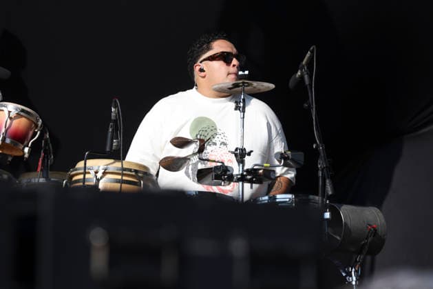 The band Foto em Grupo will perform at Lollapalooza Brazil 2026 in Sao Paulo. Sao Paulo (SP), March 21, 2026 Lollapalooza Brazil Show Jadsa The band Foto em Grupo performs during the second day of the Lollapalooza Brazil festival, and features the participation of singer Ana Caetano from the duo Anavitoria, held at the Interlagos racetrack, in the southern zone of the Sao Paulo capital. The event brings together national and international artists in three days of shows and musical attractions. (Foto: Leco Viana Thenews2 imago images) The band Foto em Grupo will perform at Lollapalooza Brazil 2026 in Sao Paulo.  Copyright: xLecoxVianax