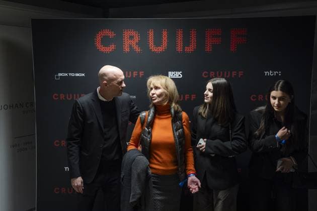 Entertainment Bilder des Tages AMSTERDAM - Jordi and Danny Cruijff prior to the world premiere of the four-part documentary Cruijff in the Johan Cruijff ArenA. JEROEN JUMELET ANP netherlands out - belgium out  Copyright: xx x554015600x originalFilename: 554015600.jpg