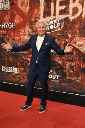 Klaus Wowereit at the Wir sind am Leben musical premiere at the Theater des Westens on 21 03 2026 in Berlin Wir Sind Am Leben musical premiere in Berlin