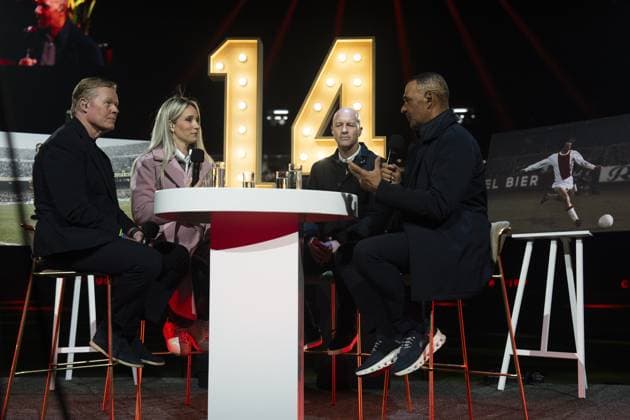 AMSTERDAM - From left to right: Ronald Koeman, HÃ lene Hendriks, Jordi Cruijff and Ruud Gullit in conversation prior to the world premiere of the four-part documentary Cruijff in the Johan Cruijff ArenA. JEROEN JUMELET ANP netherlands out - belgium out  Copyright: xx x554018740x originalFilename: 554018740.jpg