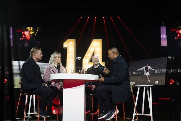 AMSTERDAM - From left to right: Ronald Koeman, HÃ lene Hendriks, Jordi Cruijff and Ruud Gullit in conversation prior to the world premiere of the four-part documentary Cruijff in the Johan Cruijff ArenA. JEROEN JUMELET ANP netherlands out - belgium out  Copyright: xx x554018757x originalFilename: 554018757.jpg