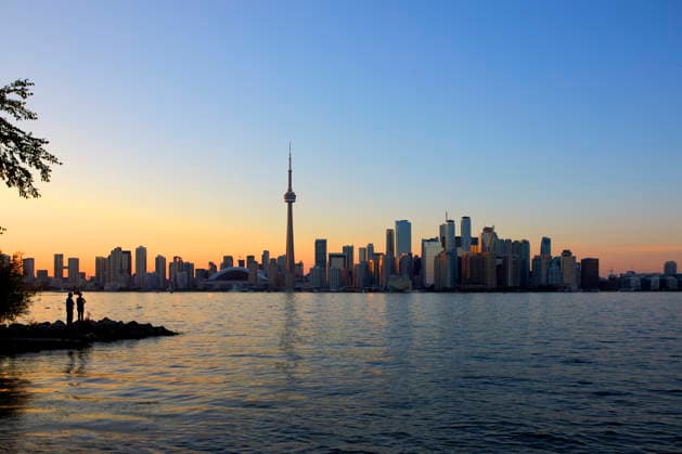 Toronto mit dem berühmten CN Tower, Ontario, Kanada Vittorio Emanuele Gallery in Milan, Italy (License=RF) Copyright: xZoonar.com MassimoxPizzottix 23500369