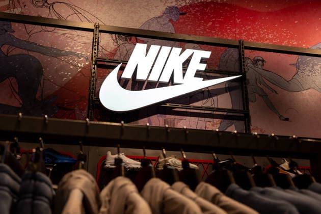 Brands and Logos in London, UK - 28 Feb 2026 Consumers walk in front of Nike shop window on Oxford Street in central London as the UK s economy remains slow and inflation is expected to grow again. London United Kingdom Copyright: xDominikaxZarzyckax xSOPAxImagesx March_2_2026_London_logo_shops-13