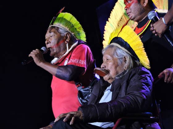 RECORD DATE NOT STATED lewis capaldi no lollapalooza Sao Paulo (SP), 03 21 2026 - Culture Shows Festival - One of the most influential voices in the world in the defense of indigenous peoples, Chief Raoni Metuktire, leader of the Kayapo people, during his participation in the show of rock singer Lewis Capaldi on the Budweiser stage on the second day of shows at Lollapalooza 2026 at the Interlagos racetrack, south of Sao Paulo, this Saturday, March 26, 2026. (Foto: Leandro Chemalle Thenews2 imago images) lewis capaldi no lollapalooza  Copyright: xLeandroxChemallex