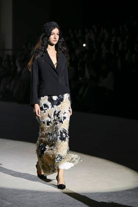 Menchen Tomas - Mercedes-Benz Fashion Week Madrid, Spain - 21 Mar 2026 A model walks the runway wearing a design by Menchen Tomas during Mercedes-Benz Fashion Week de Madrid in IFEMA. Madrid Spain Copyright: xAtilanoxGarciax xSOPAxImagesx photos09887