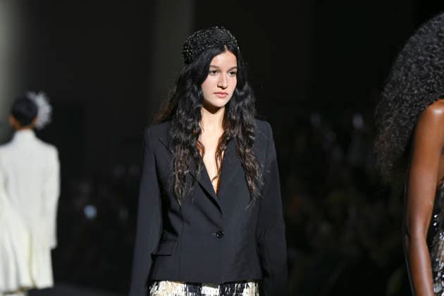 Menchen Tomas - Mercedes-Benz Fashion Week Madrid, Spain - 21 Mar 2026 A model walks the runway wearing a design by Menchen Tomas during Mercedes-Benz Fashion Week de Madrid in IFEMA. Madrid Spain Copyright: xAtilanoxGarciax xSOPAxImagesx photos09901