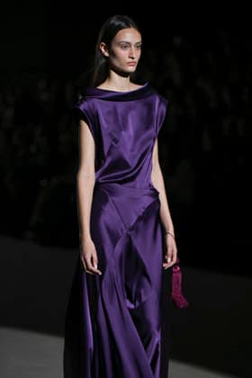 Menchen Tomas - Mercedes-Benz Fashion Week Madrid, Spain - 21 Mar 2026 A model walks the runway wearing a design by Menchen Tomas during Mercedes-Benz Fashion Week de Madrid in IFEMA. Madrid Spain Copyright: xAtilanoxGarciax xSOPAxImagesx photos09866