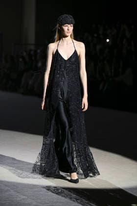 Menchen Tomas - Mercedes-Benz Fashion Week Madrid, Spain - 21 Mar 2026 A model walks the runway wearing a design by Menchen Tomas during Mercedes-Benz Fashion Week de Madrid in IFEMA. Madrid Spain Copyright: xAtilanoxGarciax xSOPAxImagesx photos09876