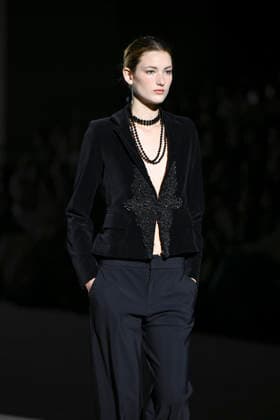 Menchen Tomas - Mercedes-Benz Fashion Week Madrid, Spain - 21 Mar 2026 A model walks the runway wearing a design by Menchen Tomas during Mercedes-Benz Fashion Week de Madrid in IFEMA. Madrid Spain Copyright: xAtilanoxGarciax xSOPAxImagesx photos09877
