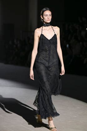 Menchen Tomas - Mercedes-Benz Fashion Week Madrid, Spain - 21 Mar 2026 A model walks the runway wearing a design by Menchen Tomas during Mercedes-Benz Fashion Week de Madrid in IFEMA. Madrid Spain Copyright: xAtilanoxGarciax xSOPAxImagesx photos09882