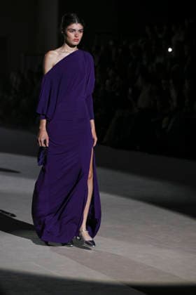 Menchen Tomas - Mercedes-Benz Fashion Week Madrid, Spain - 21 Mar 2026 A model walks the runway wearing a design by Menchen Tomas during Mercedes-Benz Fashion Week de Madrid in IFEMA. Madrid Spain Copyright: xAtilanoxGarciax xSOPAxImagesx photos09855