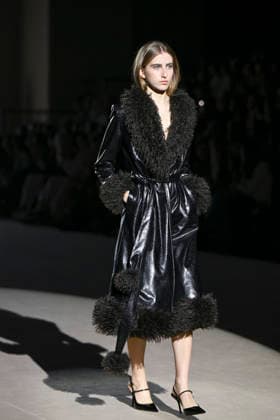 February 28, 2026, Madrid, Spain: A model walks the runway wearing a design by Menchen Tomas during Mercedes-Benz Fashion Week de Madrid in IFEMA. Madrid Spain  - ZUMAs197 20260228_aaa_s197_2920 Copyright: xAtilanoxGarciax