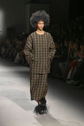 Fely Campo - Mercedes-Benz Fashion Week Madrid, Spain - 21Mar 2026 A model walks the runway wearing a design by Fely Campo during Mercedes-Benz Fashion Week de Madrid in IFEMA. Madrid Spain Copyright: xAtilanoxGarciax xSOPAxImagesx photos09933