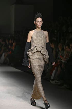 Fely Campo - Mercedes-Benz Fashion Week Madrid, Spain - 21Mar 2026 A model walks the runway wearing a design by Fely Campo during Mercedes-Benz Fashion Week de Madrid in IFEMA. Madrid Spain Copyright: xAtilanoxGarciax xSOPAxImagesx photos09938