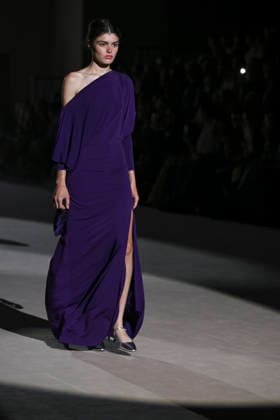 February 28, 2026, Madrid, Spain: A model walks the runway wearing a design by Menchen Tomas during Mercedes-Benz Fashion Week de Madrid in IFEMA. Madrid Spain - ZUMAs197 20260228_aaa_s197_2951 Copyright: xAtilanoxGarciax