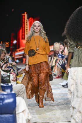 Lola Casademunt - Mercedes-Benz Fashion Week Madrid, Spain - 21 Mar 2026 A model walks the runway wearing a design by Lola Casademunt during Mercedes-Benz Fashion Week de Madrid in IFEMA. Madrid Spain Copyright: xAtilanoxGarciax xSOPAxImagesx photos10152
